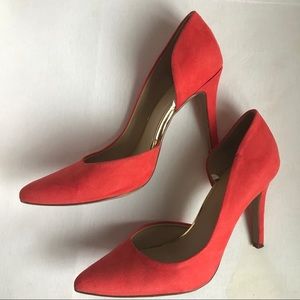 Coral suede pumps